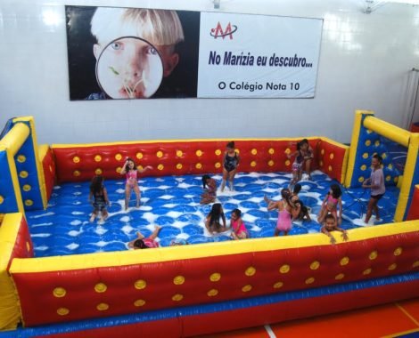 futebol de sabão brinquedo inflavel pula pula festa evento aniversario infantil criança cuiaba mt vg varzea grande